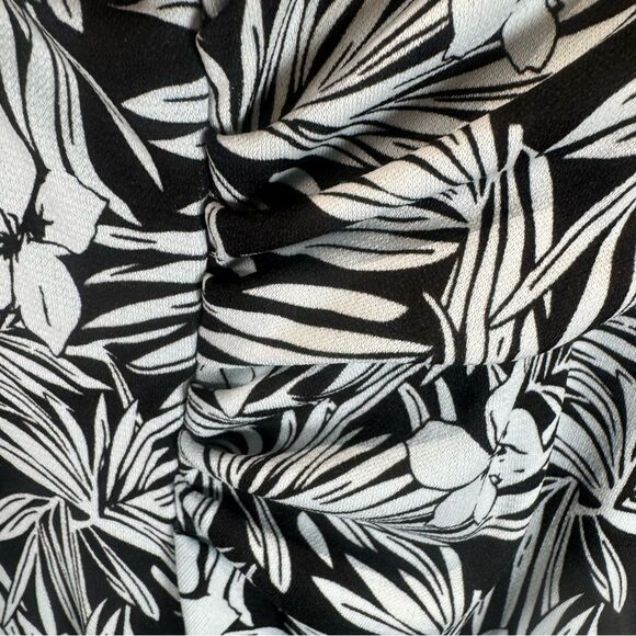 BCBG Paris light blue and black tropical print dress size medium - Picture 4 of 5